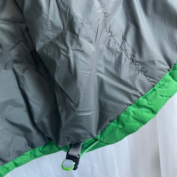 LL Bean Green Lightweight Primaloft Insulation Quilted Vest, XL - Picture 9 of 11